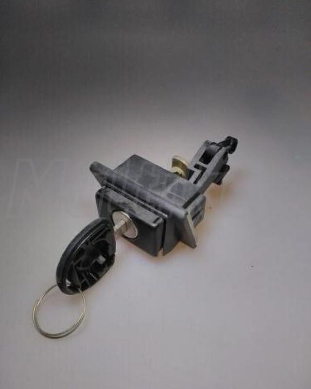 MKB03986