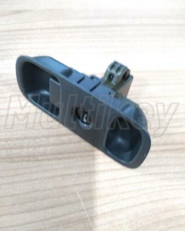 MKB04305
